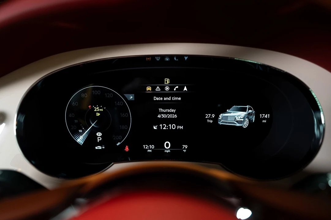 2023 Bentley Bentayga - Image 19 of 31