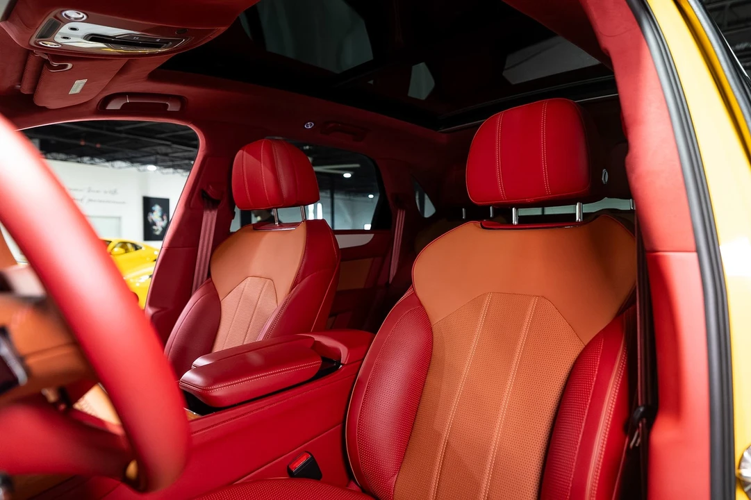 2023 Bentley Bentayga - Image 10 of 31