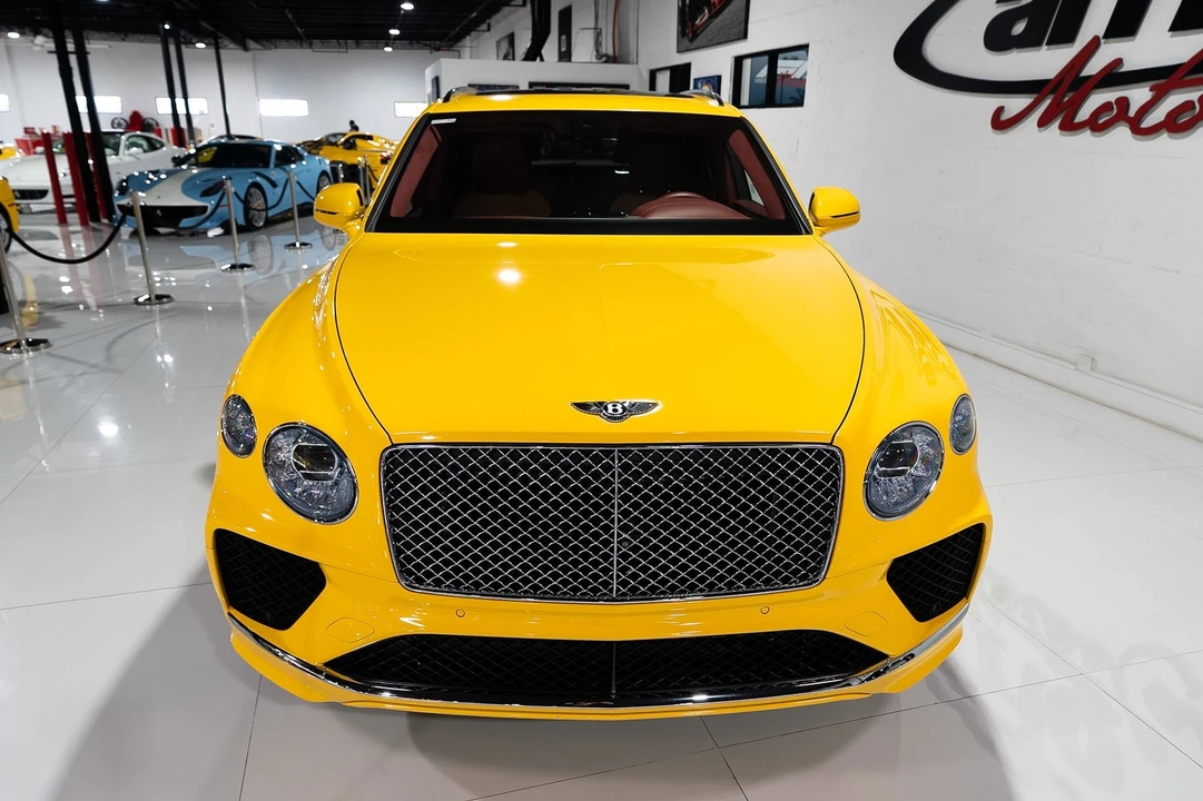 2023 Bentley Bentayga - Image 2 of 31