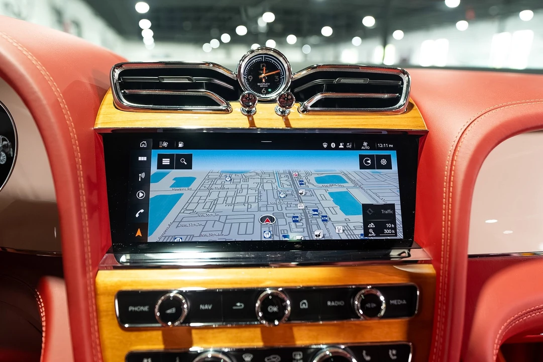 2023 Bentley Bentayga - Image 22 of 31