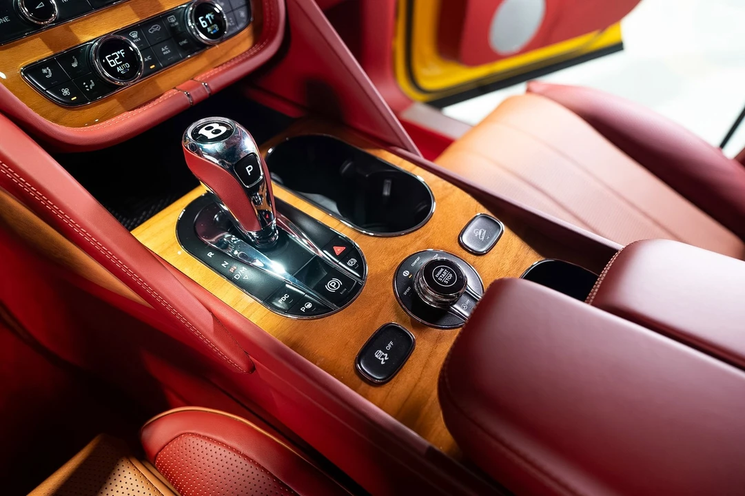 2023 Bentley Bentayga - Image 26 of 31