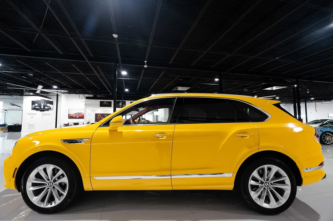 2023 Bentley Bentayga - Image 4 of 31