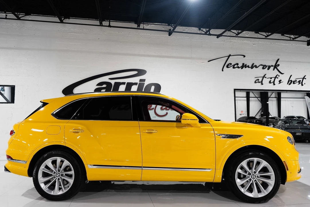2023 Bentley Bentayga - Image 8 of 31