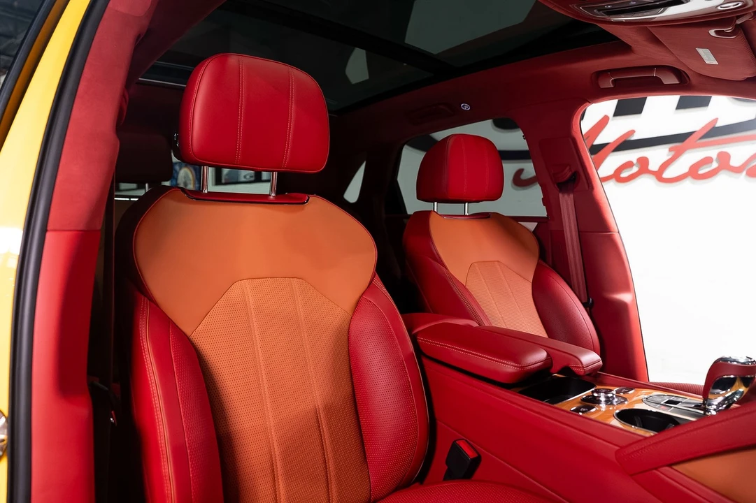 2023 Bentley Bentayga - Image 12 of 31