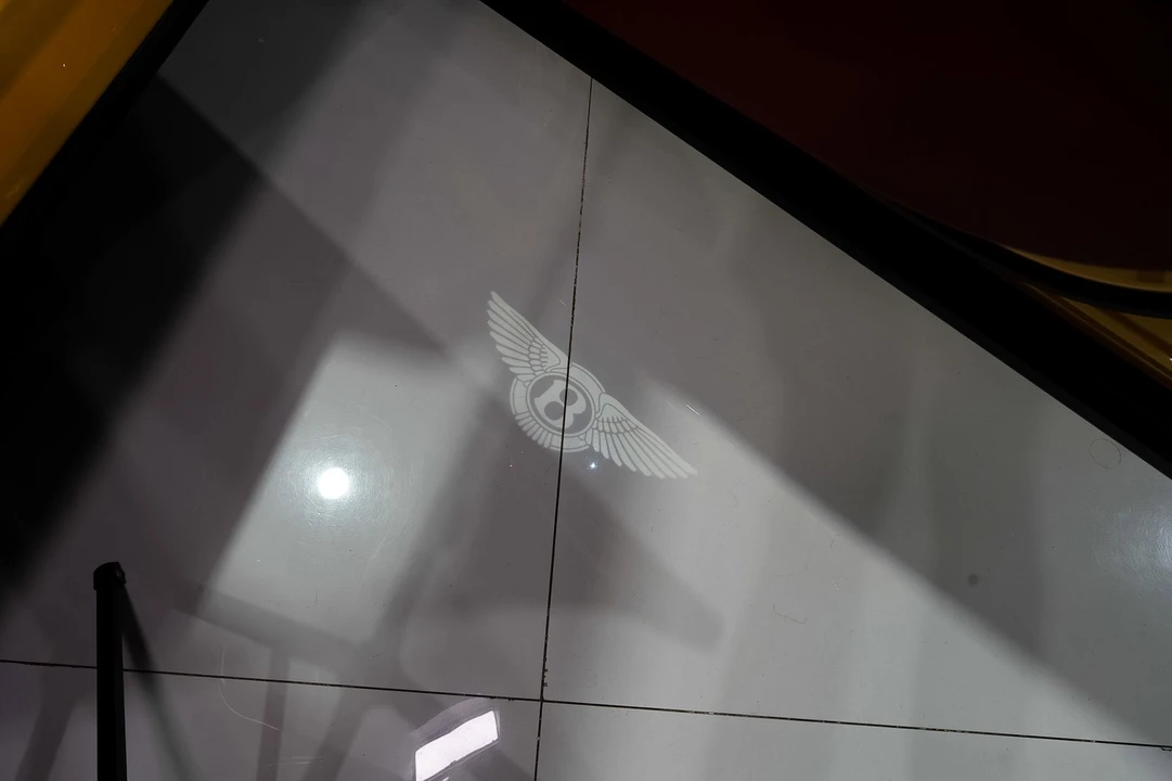 2023 Bentley Bentayga - Image 31 of 31
