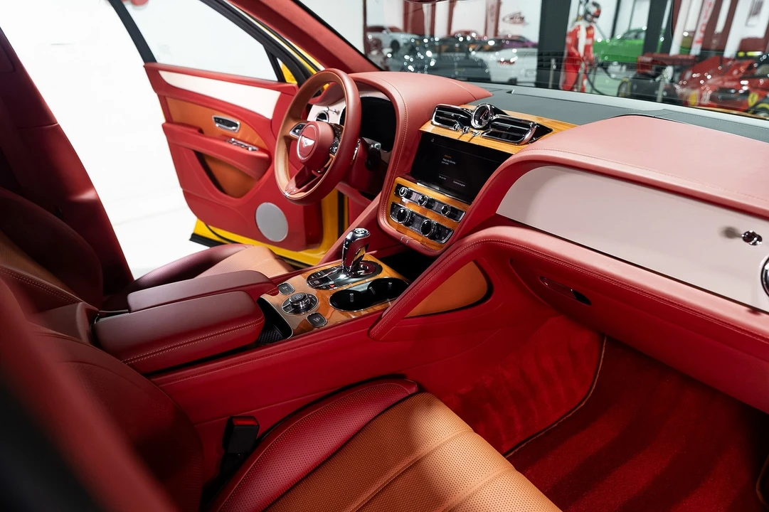 2023 Bentley Bentayga - Image 11 of 31