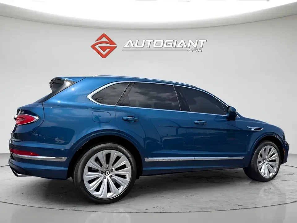 2023 Bentley Bentayga - Image 17 of 20