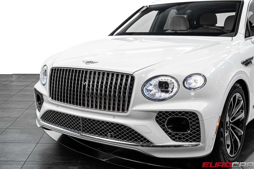 2023 Bentley Bentayga - Image 12 of 31