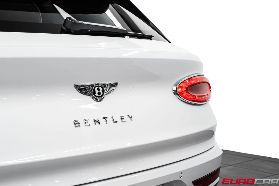 2023 Bentley Bentayga - Image 19 of 31