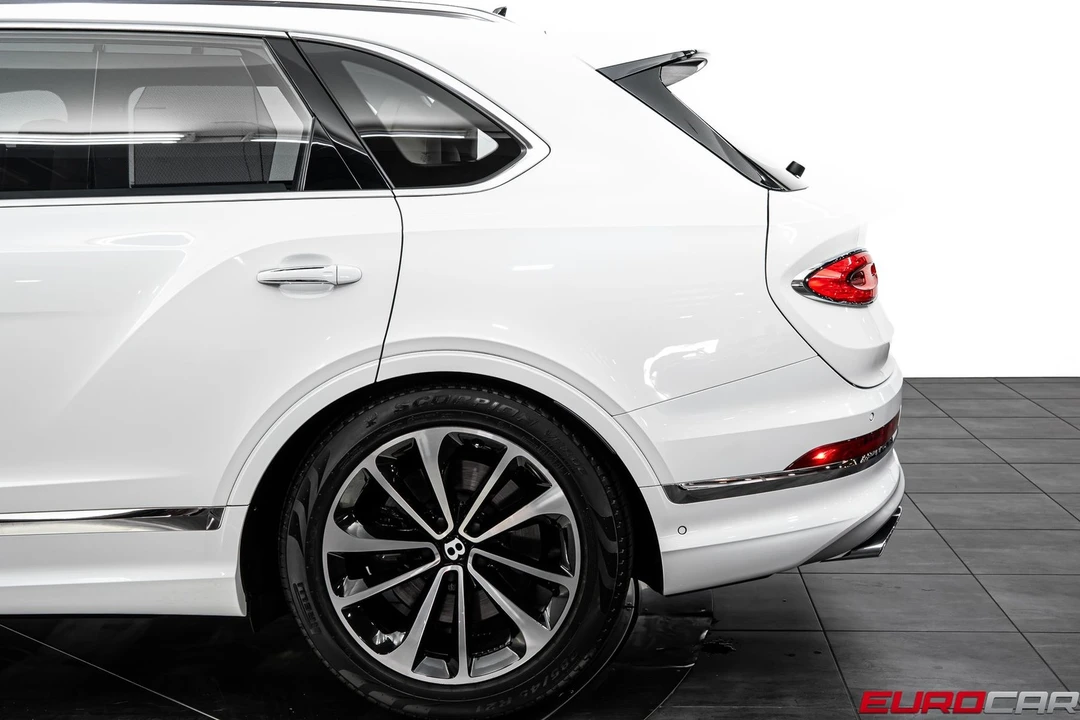 2023 Bentley Bentayga - Image 15 of 31
