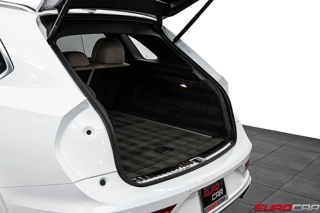 2023 Bentley Bentayga - Image 17 of 31