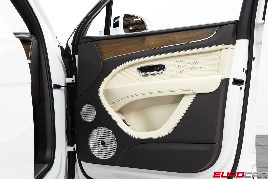 2023 Bentley Bentayga - Image 23 of 31
