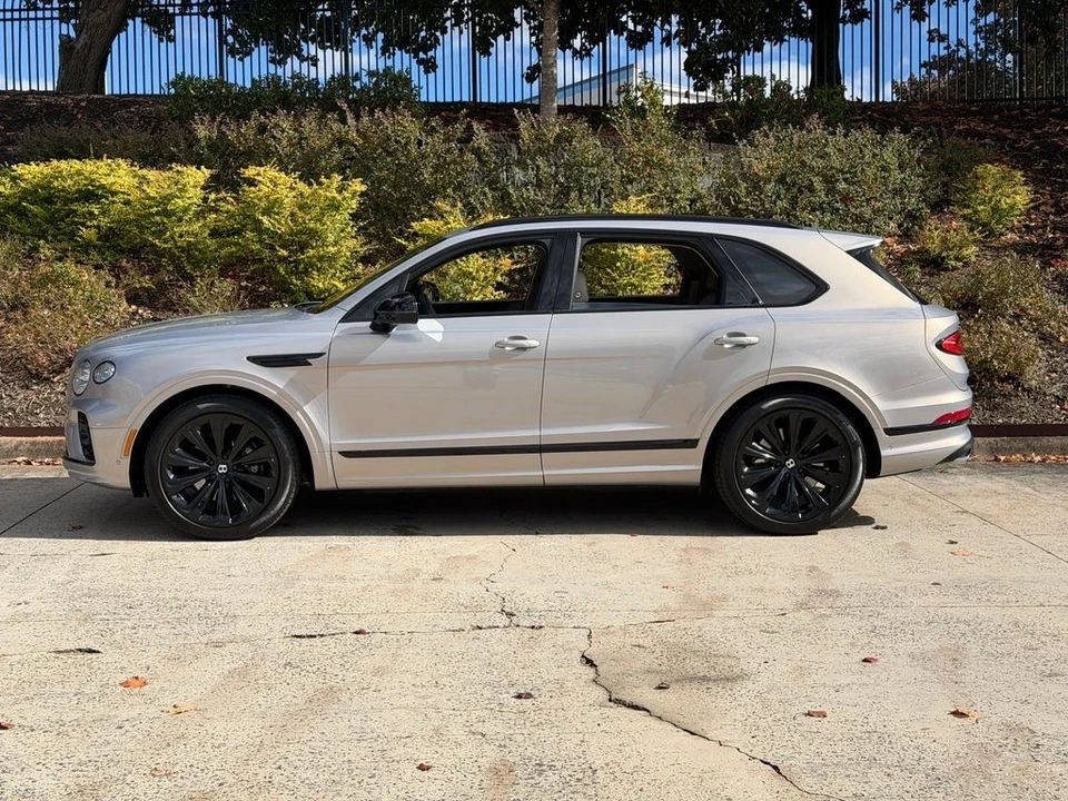 2023 Bentley Bentayga - Image 2 of 21