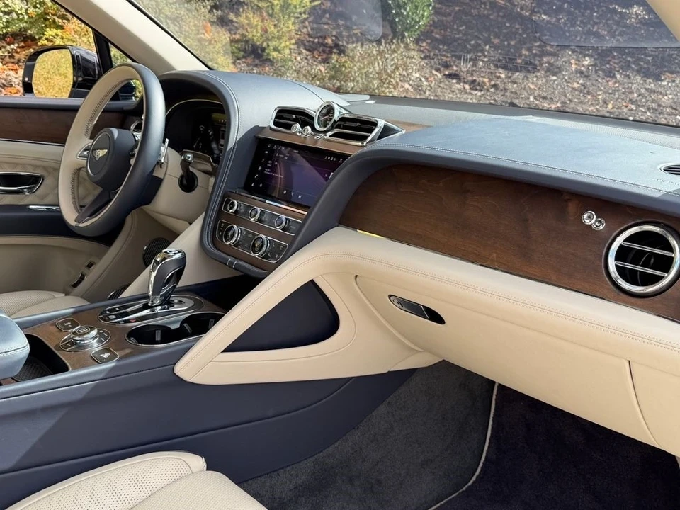 2023 Bentley Bentayga - Image 3 of 21