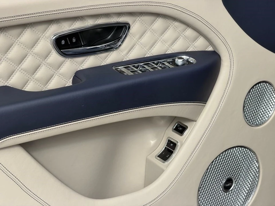 2023 Bentley Bentayga - Image 16 of 21