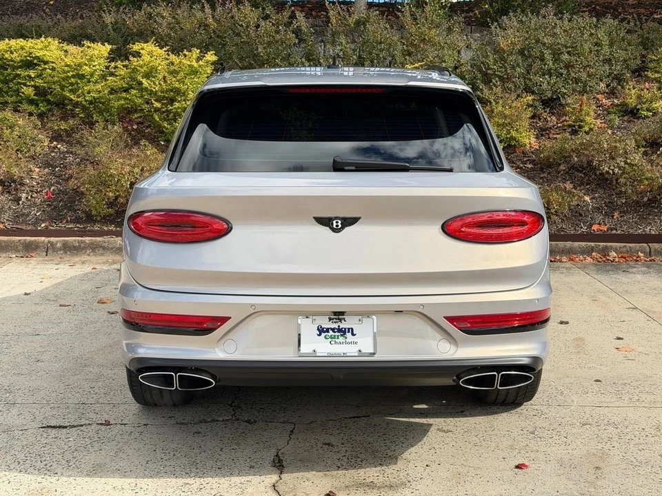 2023 Bentley Bentayga - Image 12 of 21