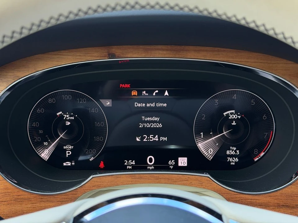 2023 Bentley Bentayga - Image 19 of 21