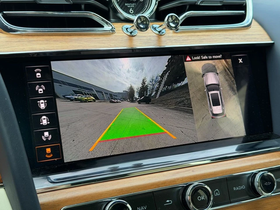 2023 Bentley Bentayga - Image 23 of 31