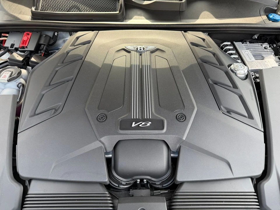 2023 Bentley Bentayga - Image 13 of 21