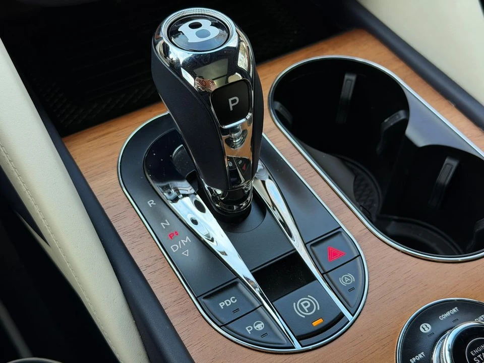 2023 Bentley Bentayga - Image 27 of 31