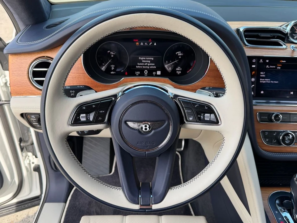 2023 Bentley Bentayga - Image 18 of 21