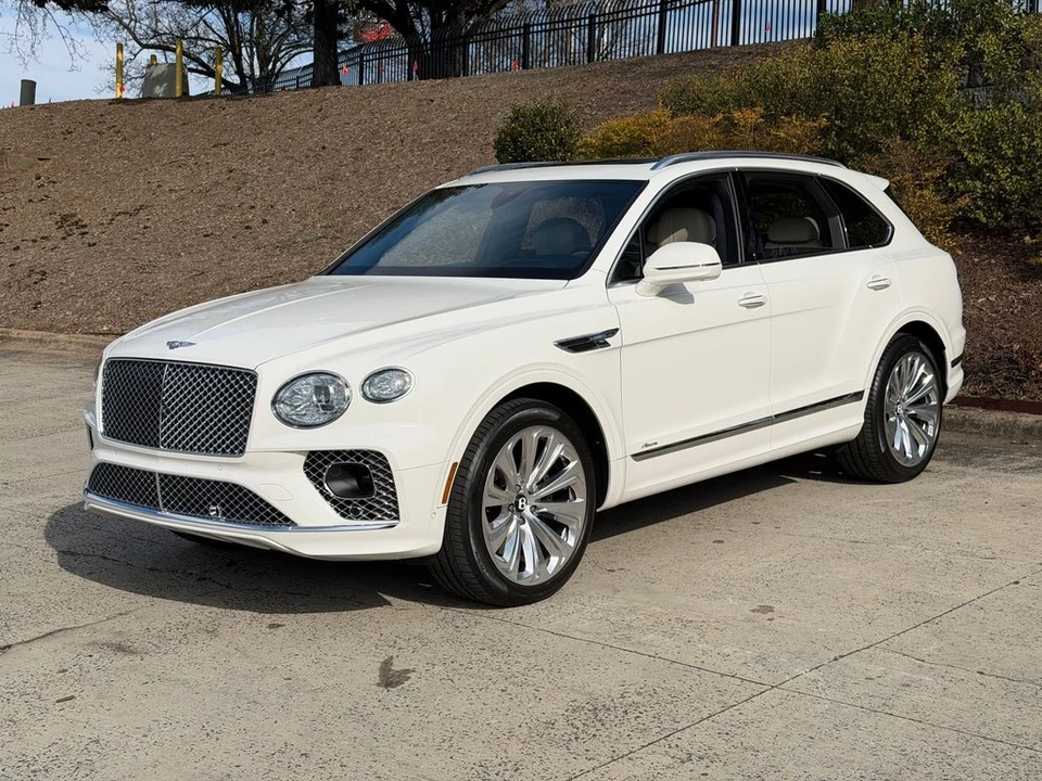 2023 Bentley Bentayga - Image 11 of 21