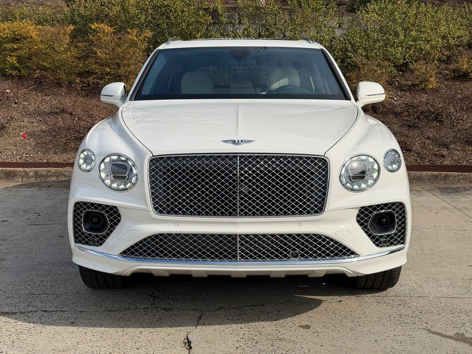 2023 Bentley Bentayga - Image 12 of 21