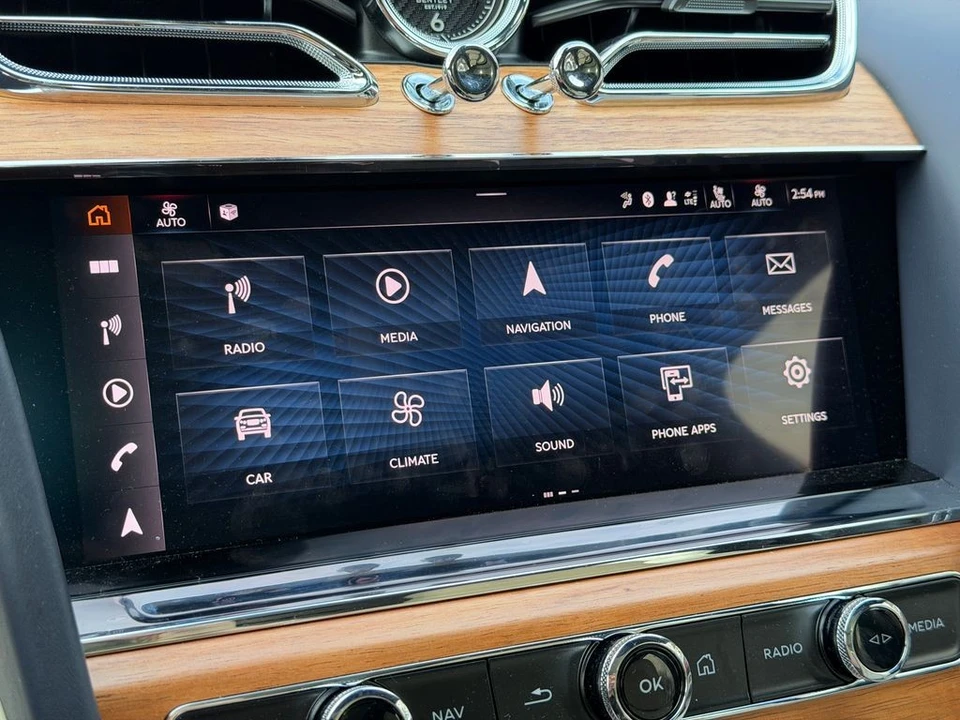 2023 Bentley Bentayga - Image 25 of 31