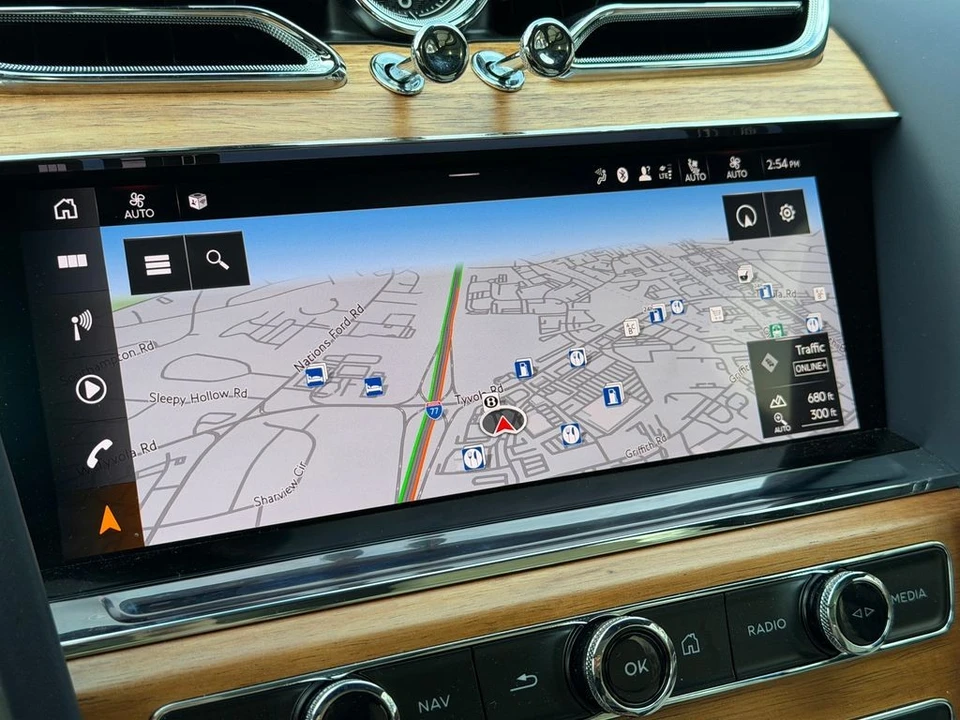 2023 Bentley Bentayga - Image 24 of 31