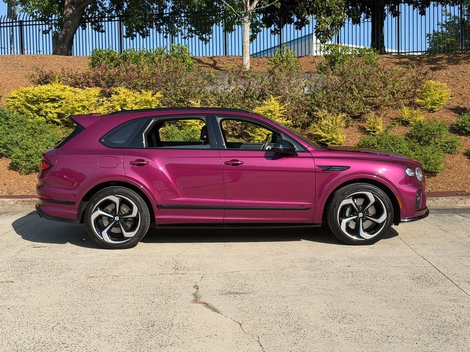 2023 Bentley Bentayga - Image 7 of 21