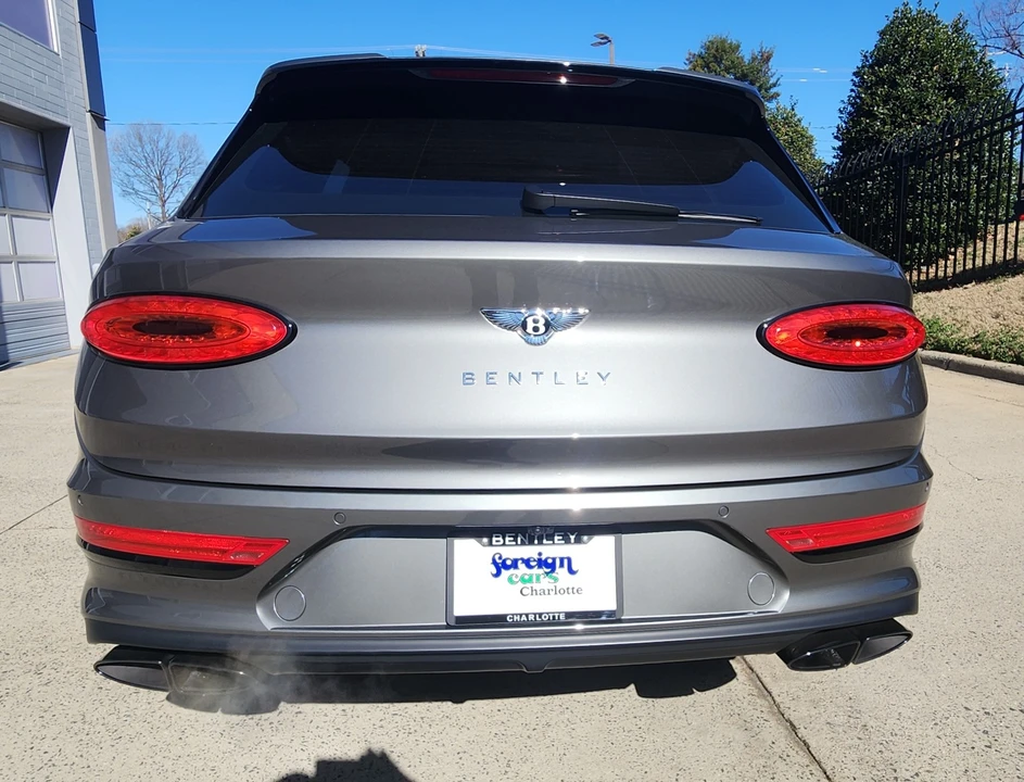 2023 Bentley Bentayga - Image 18 of 21