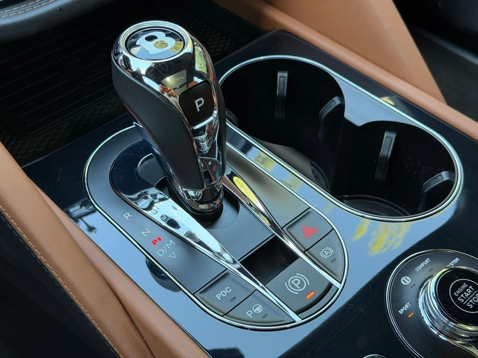 2023 Bentley Bentayga - Image 29 of 31