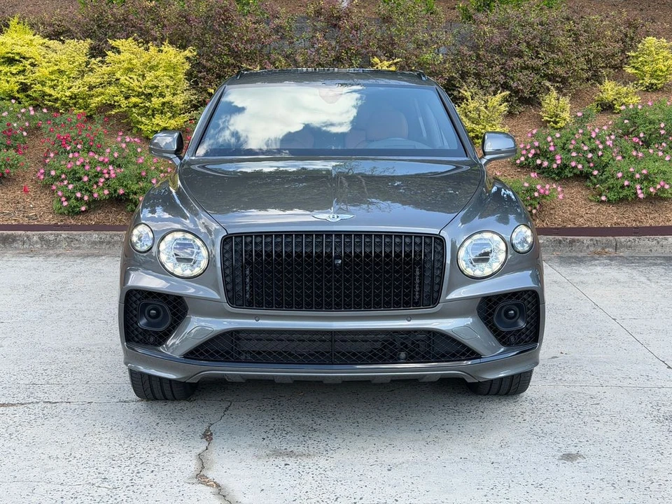 2023 Bentley Bentayga - Image 13 of 31
