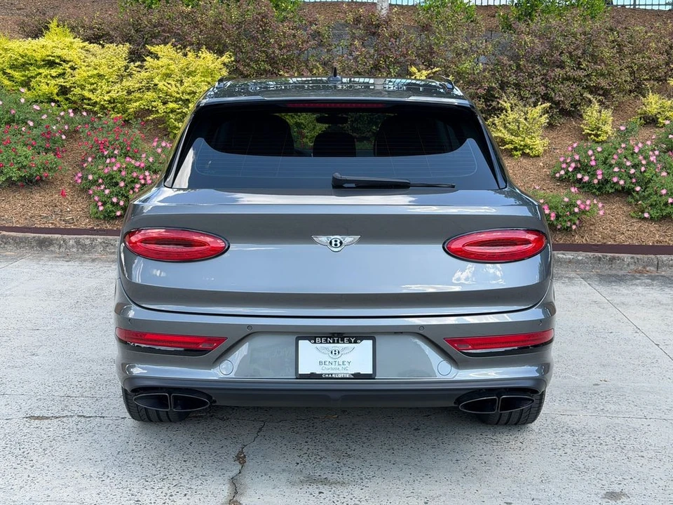 2023 Bentley Bentayga - Image 11 of 31