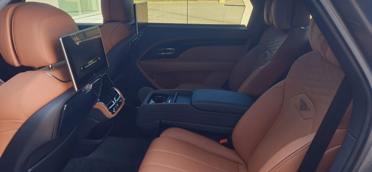 2023 Bentley Bentayga - Image 10 of 21