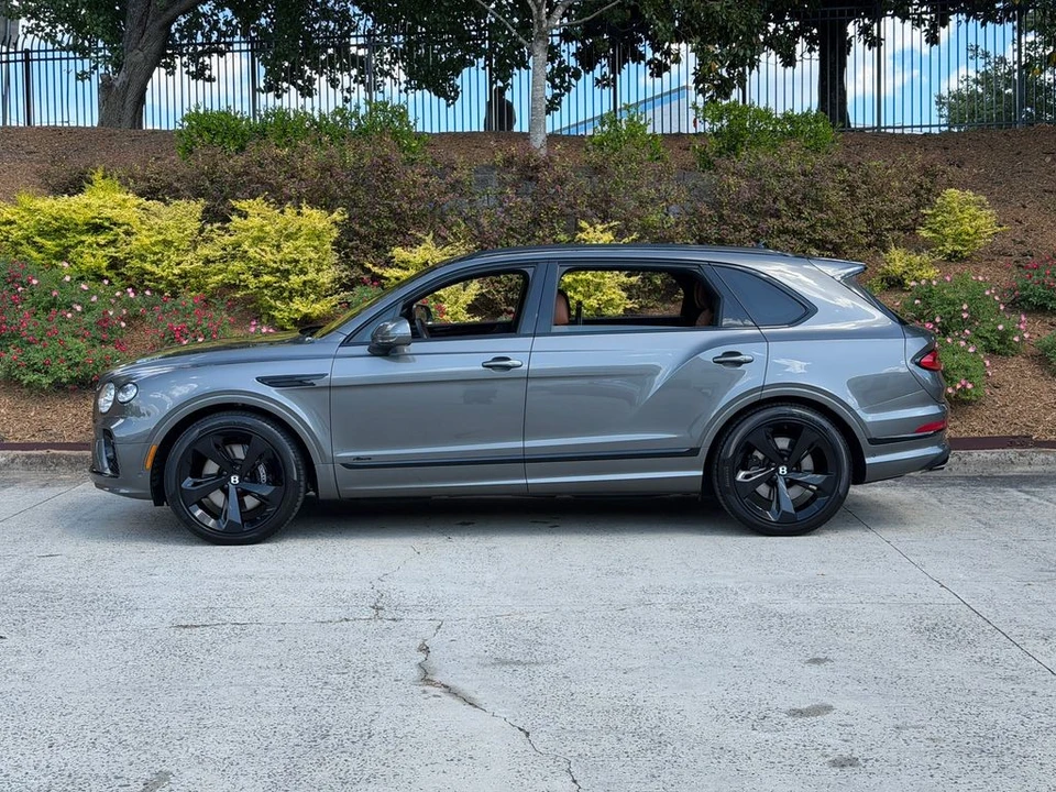 2023 Bentley Bentayga - Image 12 of 31