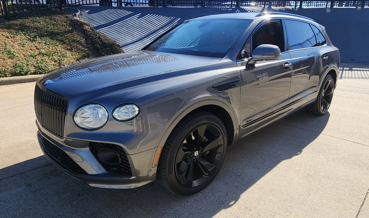2023 Bentley Bentayga - Image 2 of 21