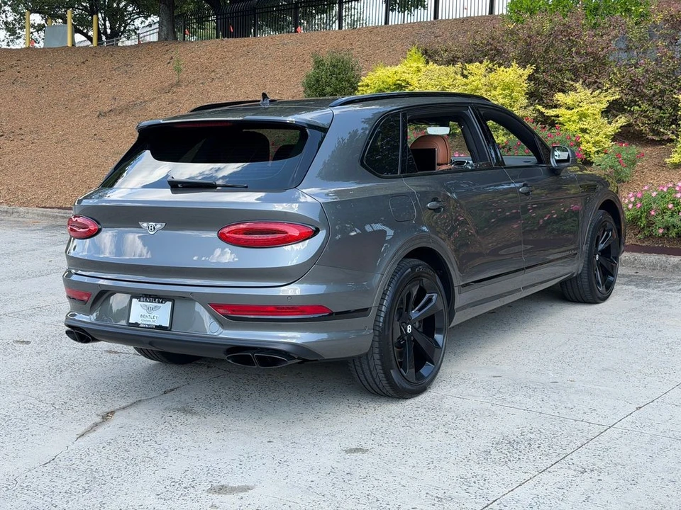 2023 Bentley Bentayga - Image 10 of 31