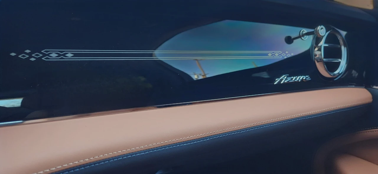 2023 Bentley Bentayga - Image 9 of 21