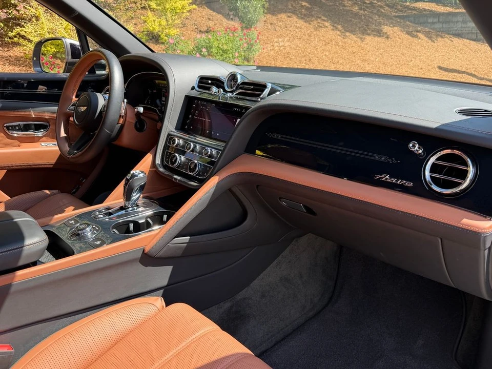 2023 Bentley Bentayga - Image 3 of 31