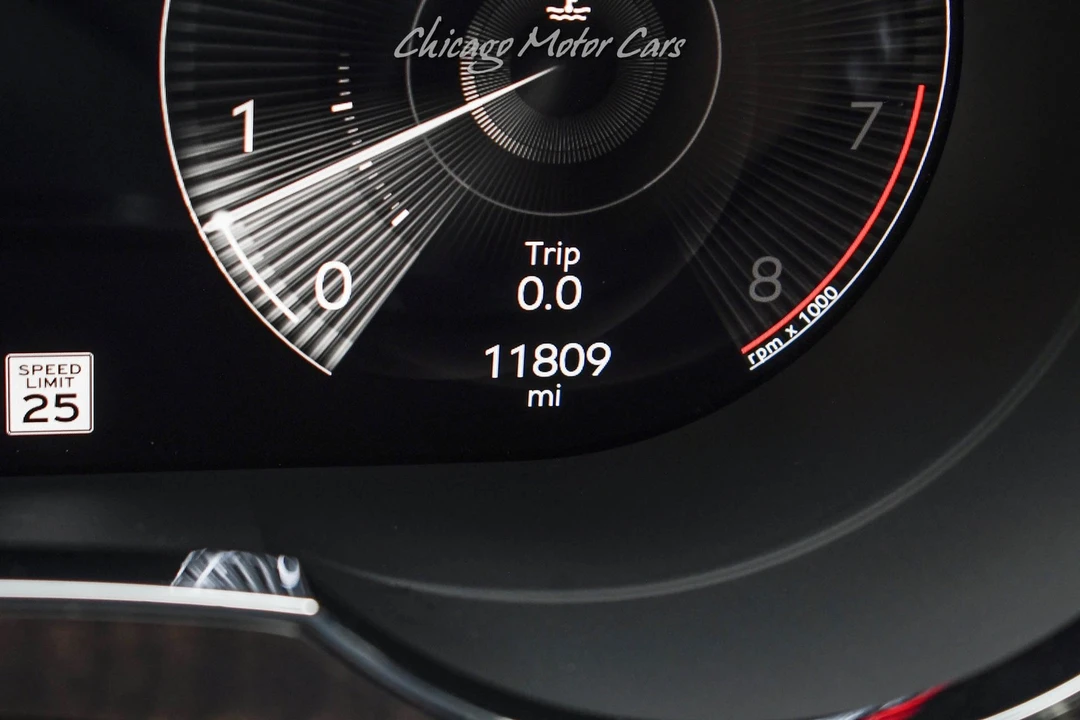 2023 Bentley Bentayga - Image 14 of 21