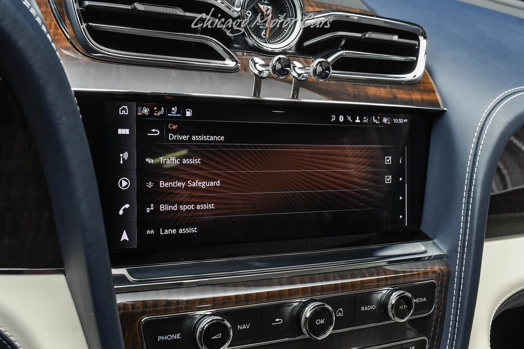 2023 Bentley Bentayga - Image 19 of 21