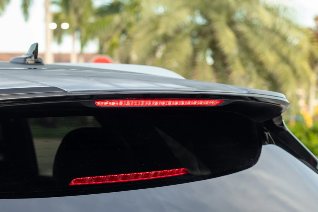2023 Bentley Bentayga - Image 19 of 31