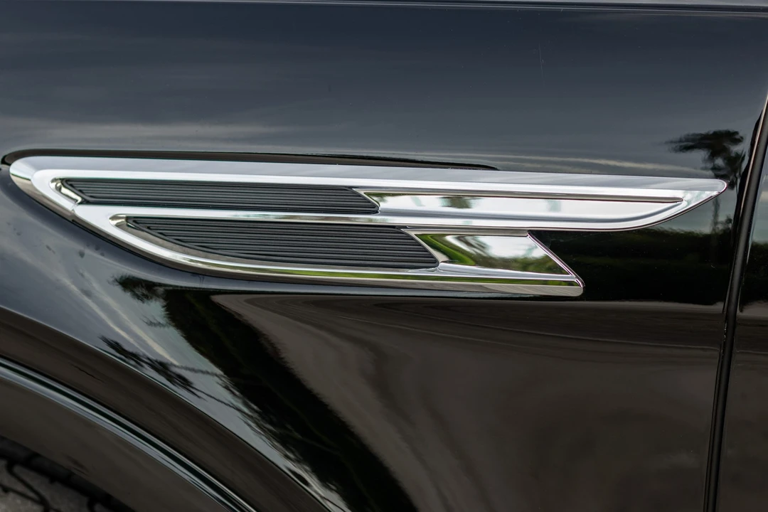 2023 Bentley Bentayga - Image 23 of 31
