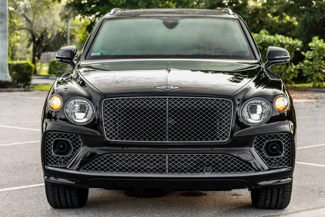 2023 Bentley Bentayga - Image 9 of 31