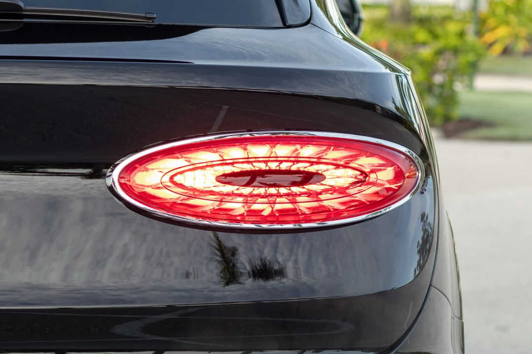 2023 Bentley Bentayga - Image 16 of 31