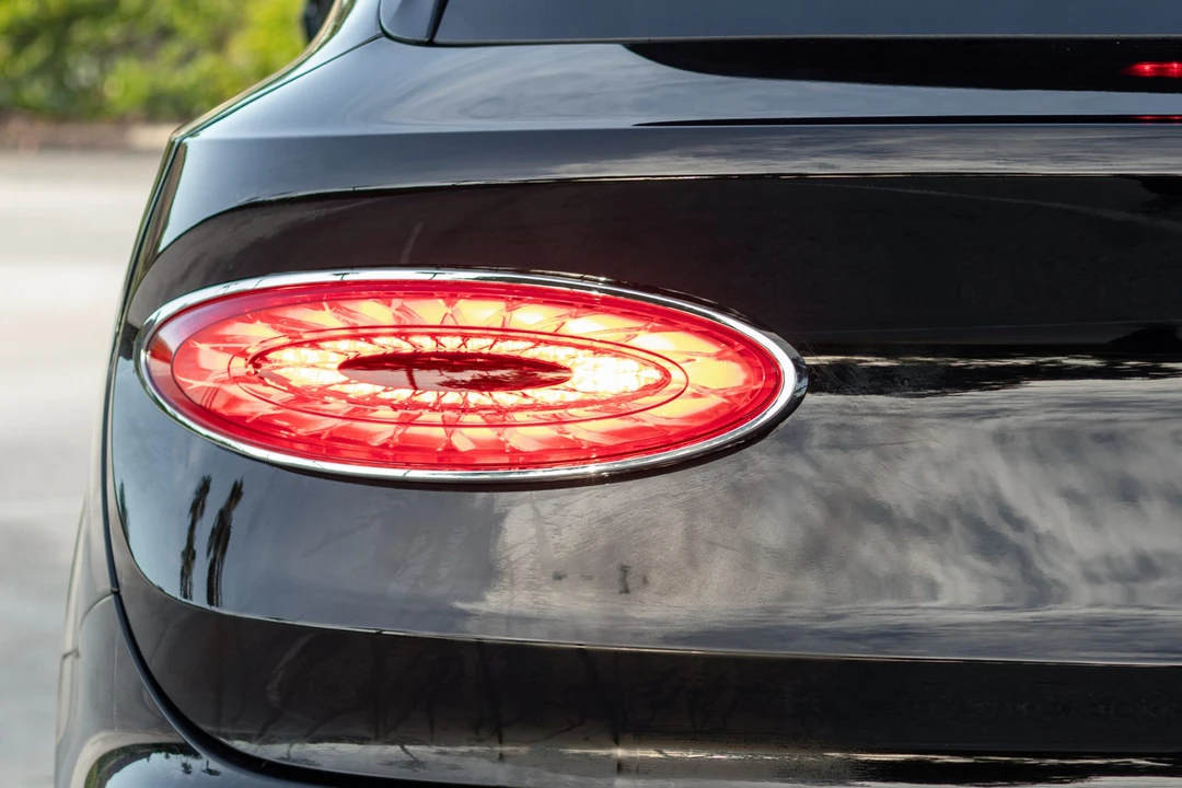 2023 Bentley Bentayga - Image 15 of 31