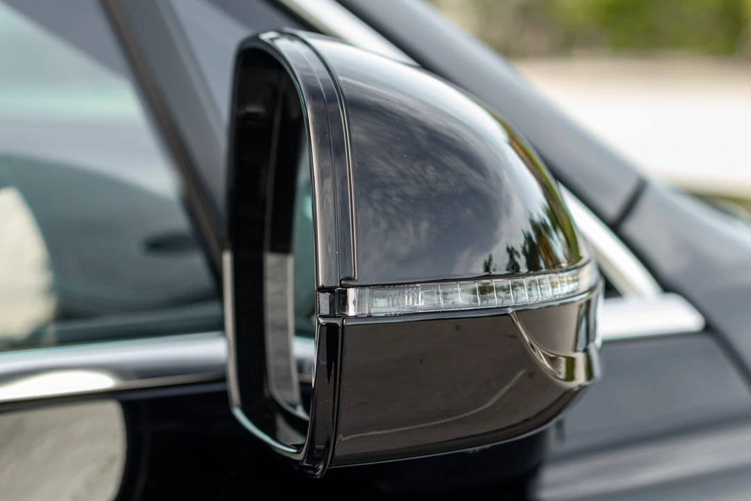 2023 Bentley Bentayga - Image 25 of 31