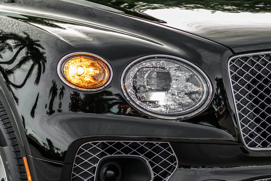 2023 Bentley Bentayga - Image 13 of 31