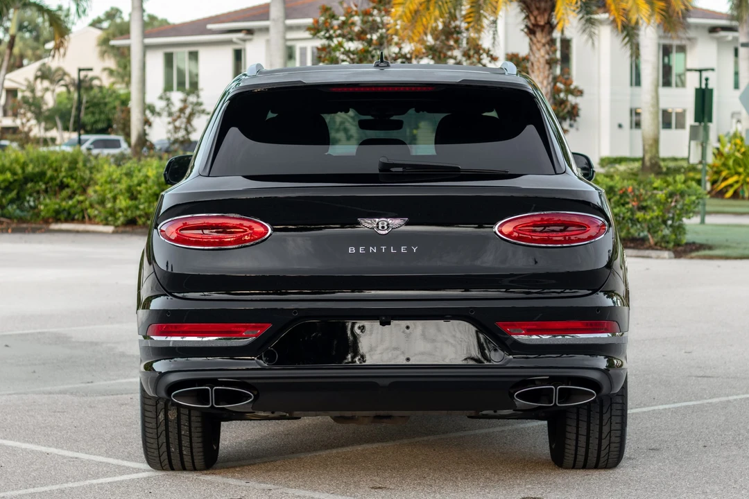 2023 Bentley Bentayga - Image 6 of 31